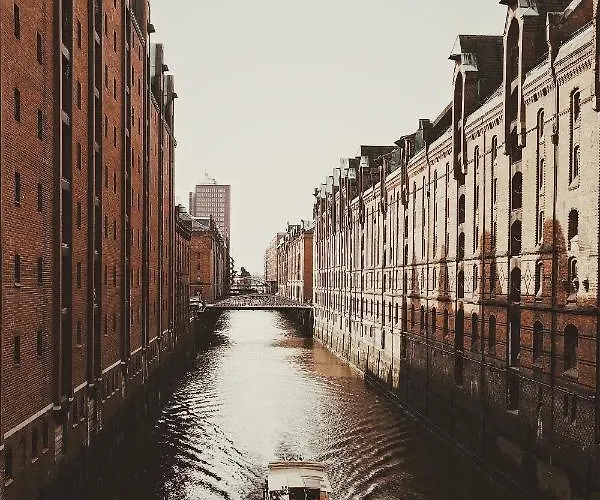 The Harbour 1 *